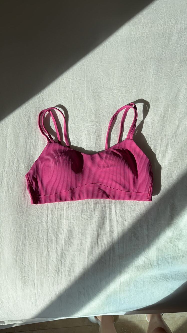 Lululemon Sports Bra Women's Size 4 Pink Multicolor Ribbed Criss-Cross Straps
